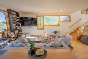 Smart TV, DVD player - Sunny Skyland Home w/ Hot Tub and Garage Apartment! On the golf course! (Crested Butte)