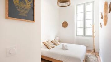 1 chambre, fer et planche à repasser, Wi-Fi gratuit, draps fournis