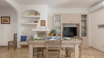 Apartment | Dining room