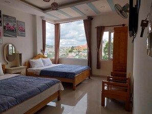 Free WiFi, bed sheets - Cam Ly Homestay (Da Lat)