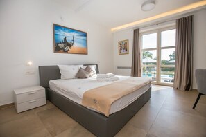 4 bedrooms, iron/ironing board, WiFi, bed sheets - Villa Nikolina in Kastelir (Kastelir)