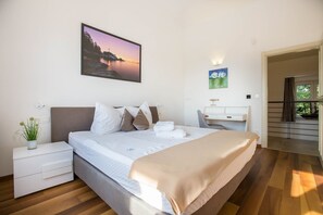 4 室のベッドルーム、アイロン / アイロン台、WiFi、ベッドシーツ