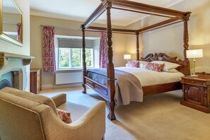 5 bedrooms, iron/ironing board, travel cot, WiFi