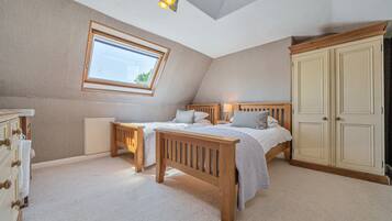 7 bedrooms, iron/ironing board, travel cot, free WiFi