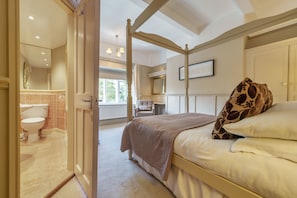 7 bedrooms, iron/ironing board, free WiFi, bed sheets