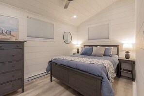 WiFi, bed sheets - Waterfront Four Season Cottage in the Woods WiFi (Dwight)