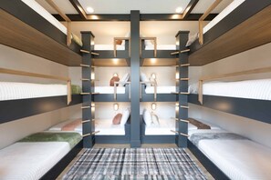 Maison, 5 chambres | 5 chambres, bureau, espace de travail pour ordinateurs portables