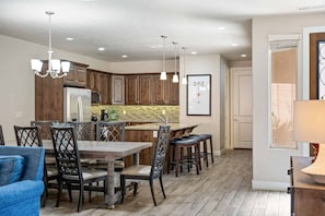 Townhome, 5 Bedrooms | Dining