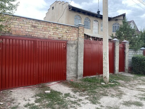 Mom's Old House.  Family friendly with backyard.  Safe and close to US embassy.