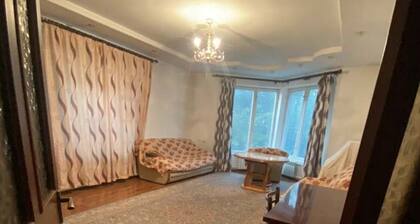 Mom's Old House. Family friendly with backyard. Safe and close to US embassy.