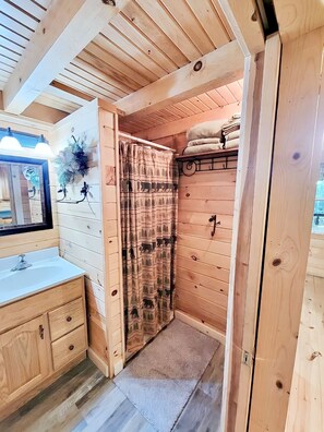 Towels, soap, shampoo, toilet paper