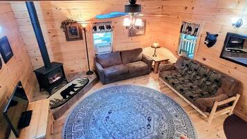 Télévision, cheminée