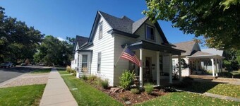 Quaint House in Downtown Loveland (Entire House)