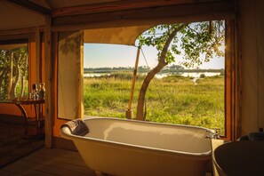 Luxury Tent, Multiple Beds, Lakeside | Lake view - Cha Cha Metsi (Maun)