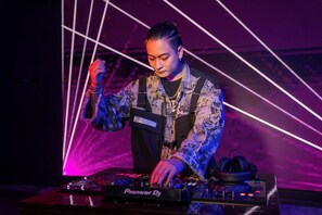 バー (施設内)