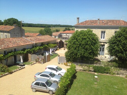Magnifique location de vacances à Dœuil-sur-le-Mignon