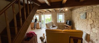 Complejo de 8 casas rurales, 53 personas máximo, matrimonio, cumpleaños, reuniones familiares.