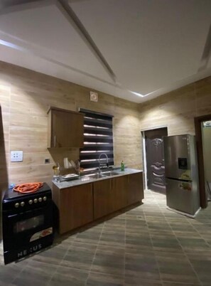 Mikrobølgeovn og oppvaskmaskin