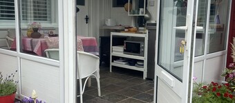 Quiet comfort studio apartment near Fenit and beaches