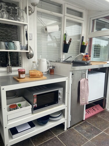 Quiet comfort studio apartment near Fenit and beaches