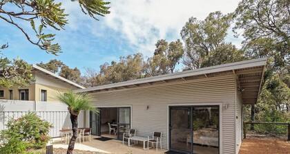 Private One-Bedroom Studio Nestled in Bushland