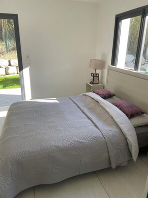 Internet, bed sheets