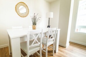 Dining - Apartamento Plaza da Gándara (Narón)