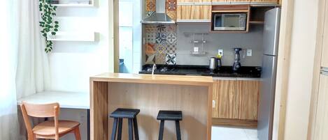 公寓 | 私人廚房 | 大型冰箱、微波爐、烤箱、爐台