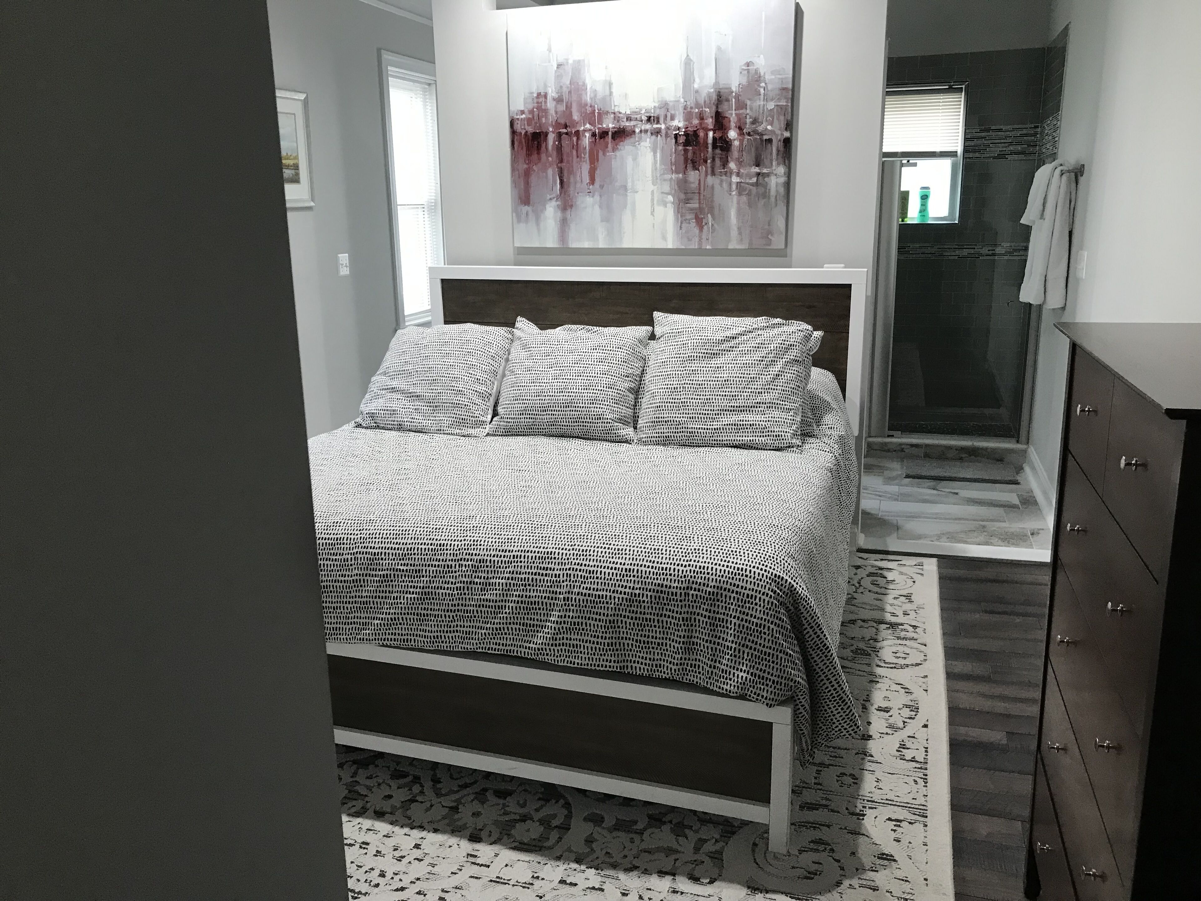 5 slaapkamers, een strijkplank/strijkijzer, wifi, beddengoed