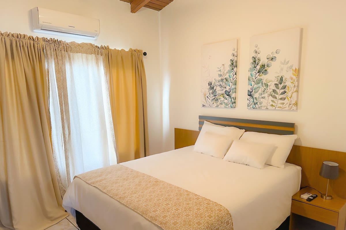 Desk, iron/ironing board (on request), WiFi (free), bed sheets