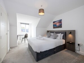 4 bedrooms, iron/ironing board, free WiFi, bed sheets - Pass the Keys | Modern and Stylish 4 Bed Family Home Sleeps 8 (Sale)