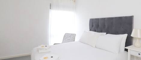 4 bedrooms, desk, iron/ironing board, free WiFi