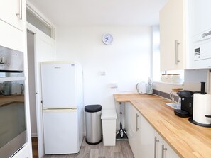 Fridge, microwave, oven, coffee/tea maker