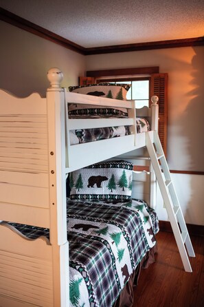 3 Schlafzimmer, Schreibtisch, Bügeleisen/Bügelbrett, kostenloses WLAN