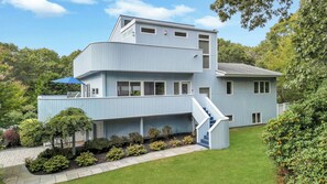 Exterior - Beautiful Contemporary Water Mill Home Centrally Located with Private Pool (Water Mill)