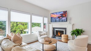 Smart TV, fireplace, stereo, offices