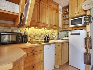 Refrigerador, microondas, horno y lavavajillas 