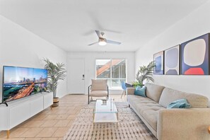 Unclassified image, 4 of 11, button