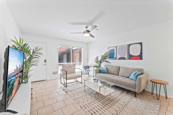 Unclassified image, 1 of 11, button