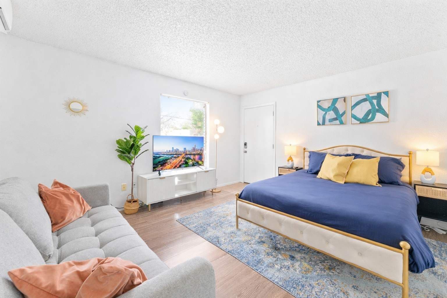 1 soverom, skrivebord, strykejern/-brett og wi-fi