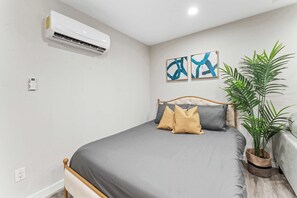 1 chambre, bureau, fer et planche à repasser, Wi-Fi