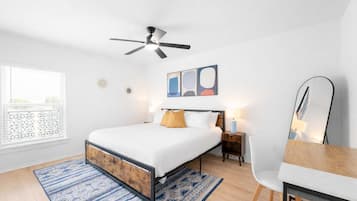 2 bedrooms, desk, iron/ironing board, WiFi