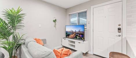 Téléviseur, bureau