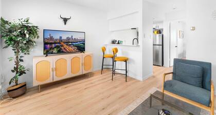 Central Chic 1BR close to UT, Moody Center, & DT