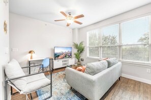 TV, offices - Boho SoCo 1BR Queen Suite w/ GymPickleballLaundry (Austin)