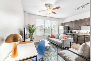 TV, offices - Boho SoCo 1BR Queen Suite w/ GymPickleballLaundry (Austin)