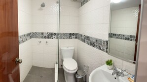 Basic Room | Bathroom - Posada La Merced  (Arequipa)