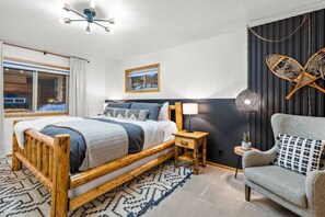 3 Schlafzimmer, Schreibtisch, Bügeleisen/Bügelbrett, Reisekinderbett