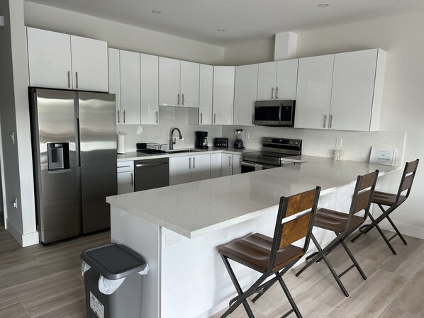 Vaisselle et ustensiles, épices