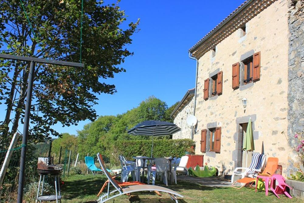 Gite Clavières, 5 bedrooms, 9 persons